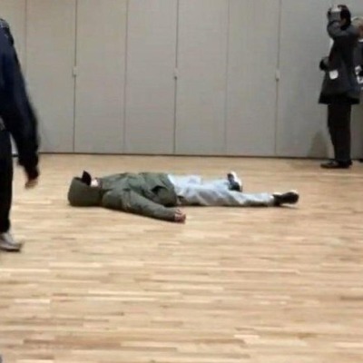 Сантиметр в жопу