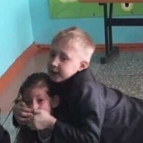 Стена с мамой